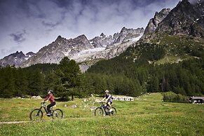 Le Massif Hotel & Lodge Courmayeur The Leading Hotels of the World