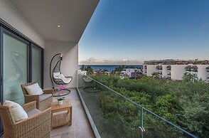 Elegant 1 BR  with ocean view by Happy Address
