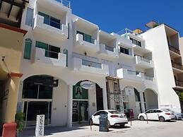 Nice and Great location to steps to Mamitas beach 2 BR by Happy Addres
