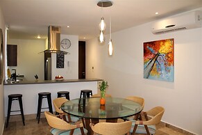High-end comfort 2BR Condo with pool access by Happy Address