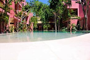 High-end comfort 2BR Condo with pool access by Happy Address