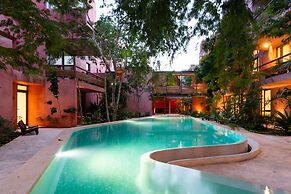 Profound relaxation in 2BR Condo with pool view by Happy Address