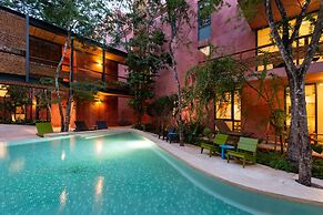Profound relaxation in 2BR Condo with pool view by Happy Address