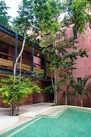 Chic Jungle 2 BR Condo by Happy Address