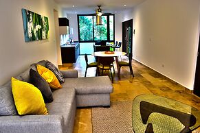 Chic Jungle 2 BR Condo by Happy Address
