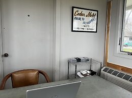The Cedar Motel