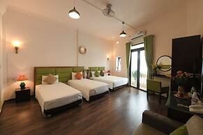 Old Quarter Family Hotel