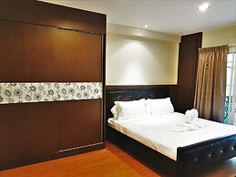 Phuket Villa 1 Patong Beach by PHR