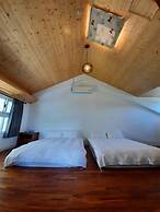 Song Yue Bed & Breakfast