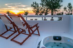 Niki Savvas Studio & Suites