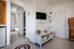 Niki Savvas Studio & Suites