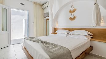 Niki Savvas Studio & Suites