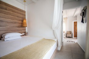 Niki Savvas Studio & Suites