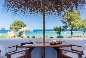 Niki Savvas Studio & Suites