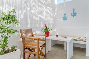 Niki Savvas Studio & Suites