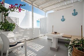 Niki Savvas Studio & Suites