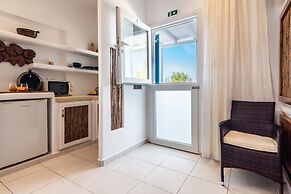 Niki Savvas Studio & Suites