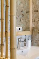 Niki Savvas Studio & Suites