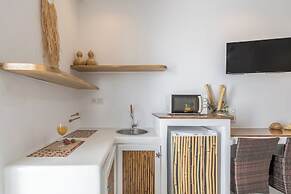 Niki Savvas Studio & Suites