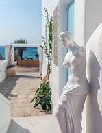 Niki Savvas Studio & Suites