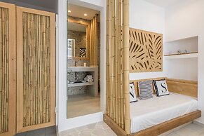 Niki Savvas Studio & Suites