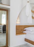 Niki Savvas Studio & Suites