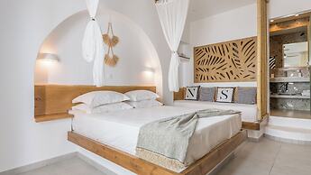 Niki Savvas Studio & Suites