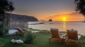 Niki Savvas Studio & Suites