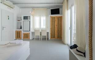 Niki Savvas Studio & Suites