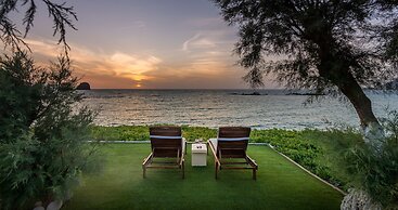 Niki Savvas Studio & Suites