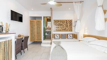 Niki Savvas Studio & Suites