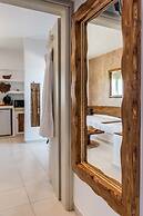 Niki Savvas Studio & Suites