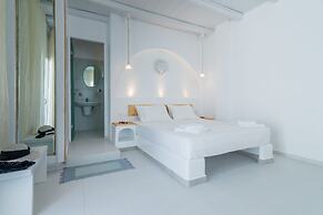 Niki Savvas Studio & Suites