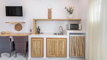 Niki Savvas Studio & Suites