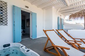 Niki Savvas Studio & Suites