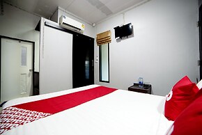OYO 465 Krung Kao Traveller Lodge