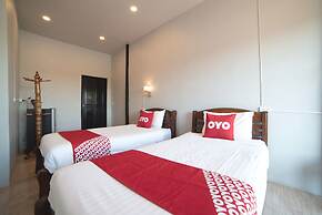 OYO 465 Krung Kao Traveller Lodge
