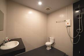 OYO 465 Krung Kao Traveller Lodge