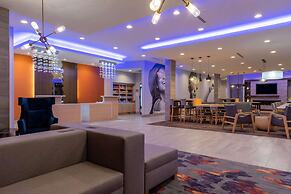 La Quinta Inn & Suites by Wyndham Greensboro Arpt High Point