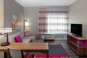 La Quinta Inn & Suites by Wyndham Greensboro Arpt High Point