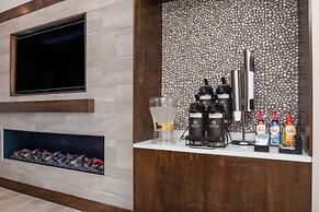 La Quinta Inn & Suites by Wyndham Greensboro Arpt High Point