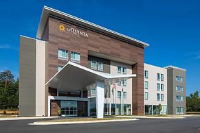 La Quinta Inn & Suites by Wyndham Greensboro Arpt High Point