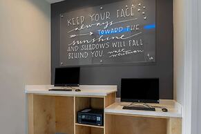 La Quinta Inn & Suites by Wyndham Greensboro Arpt High Point