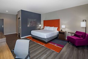 La Quinta Inn & Suites by Wyndham Greensboro Arpt High Point
