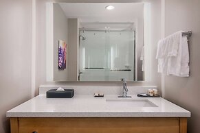 La Quinta Inn & Suites by Wyndham Greensboro Arpt High Point