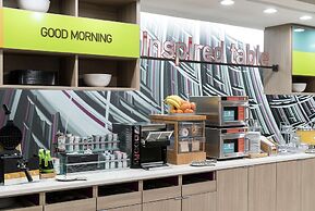 Home2 Suites by Hilton Orlando Airport