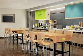 Home2 Suites by Hilton Brooklyn Park Minneapolis