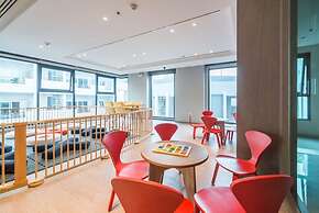 The Base Condo Pattaya by Supee