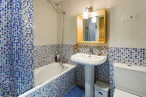 Two rooms Calm and sunny