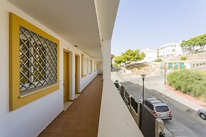 Two rooms Calm and sunny